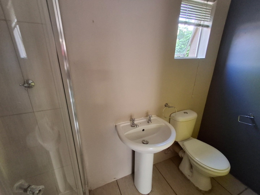 To Let 1 Bedroom Property for Rent in Heuwelsig Free State